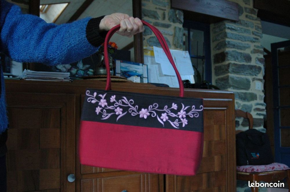Sac a mains en tissu brod&eacute; Maroquinerie