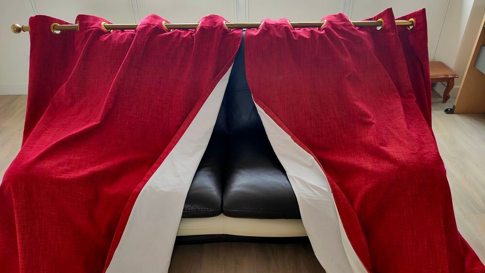 Trois double rideaux avec tringles Décoration