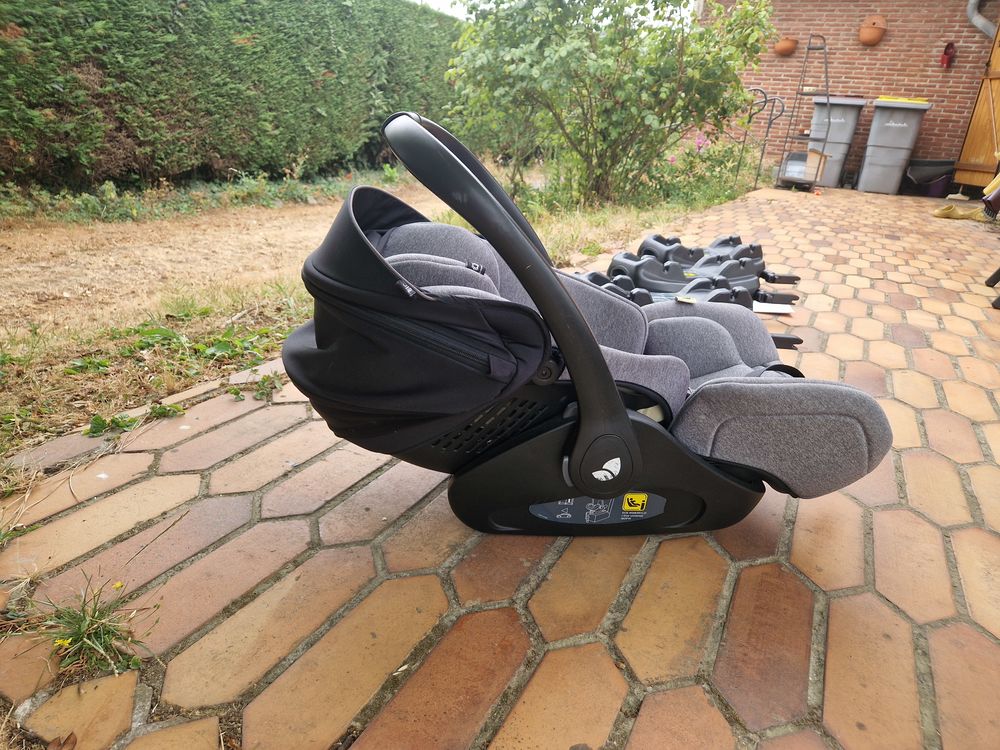 Si&egrave;ge auto b&eacute;b&eacute; Joie avec bases isofix Puériculture