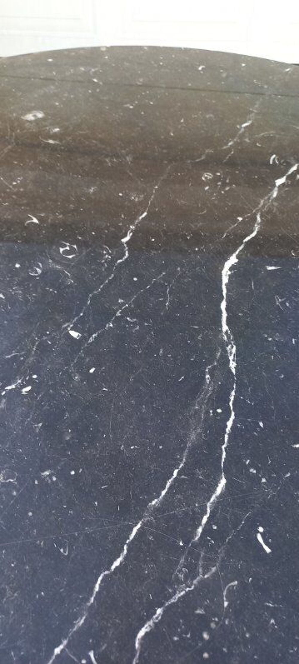 Table en marbre v&eacute;ritable Meubles