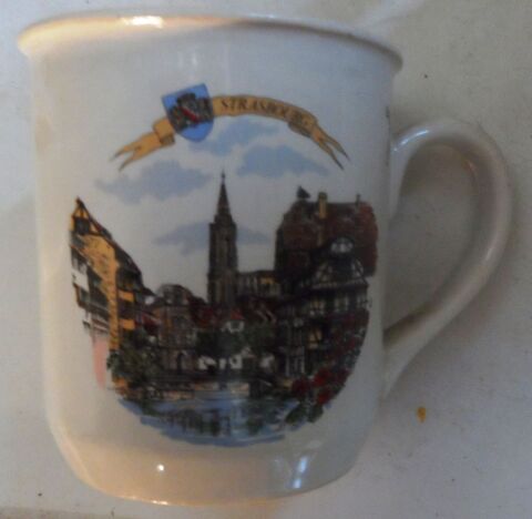 Tasse-Mug de Strasbourg vintage neuve en c�ramique 10 Castries (34)
