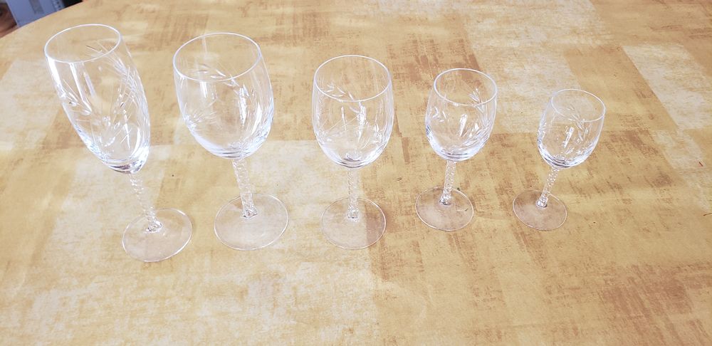 Service de verres cristal d'Arques : 55 pi&egrave;ces
Cuisine