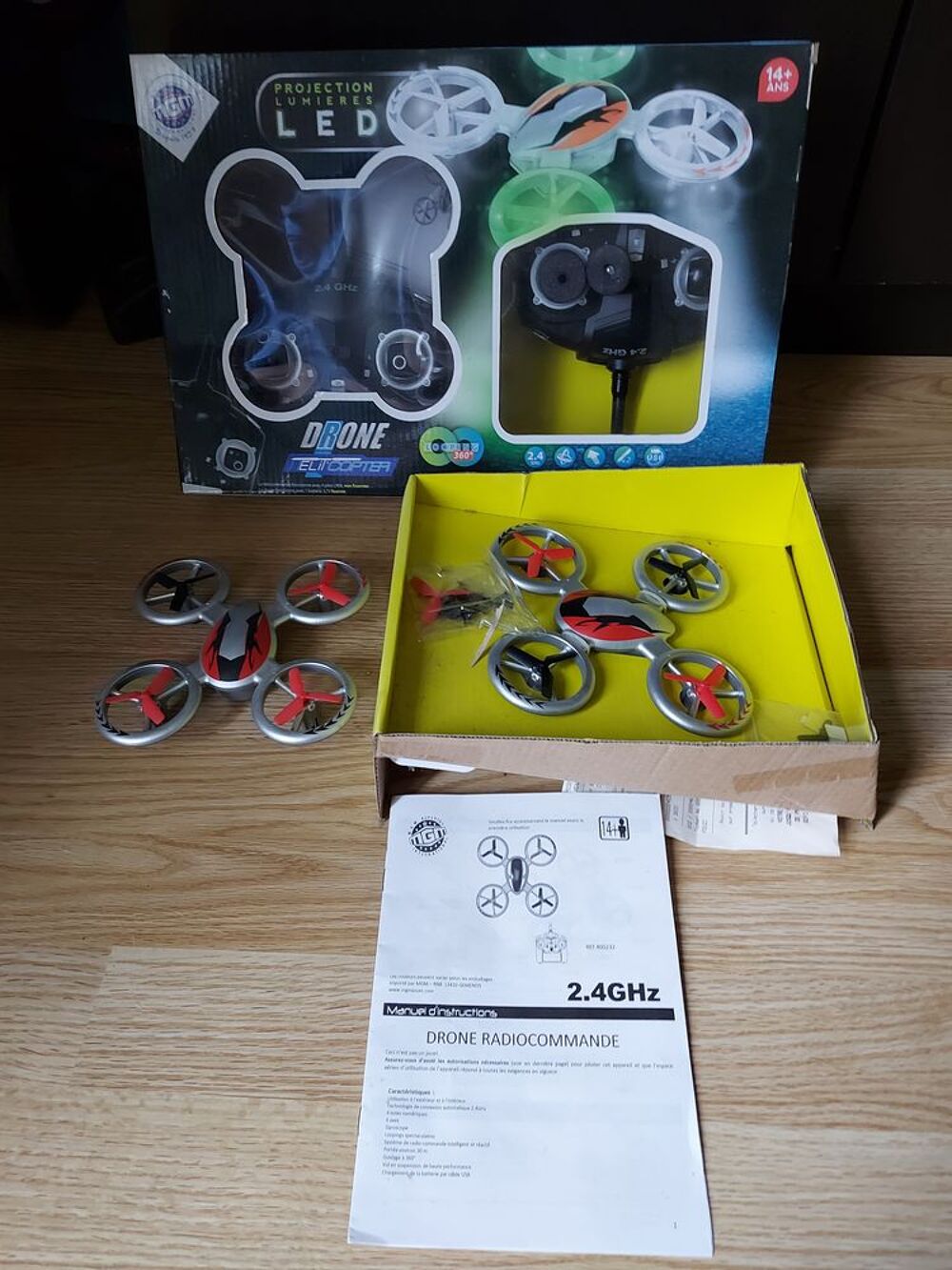 3 drones t&eacute;l&eacute;command&eacute;s Jeux / jouets
