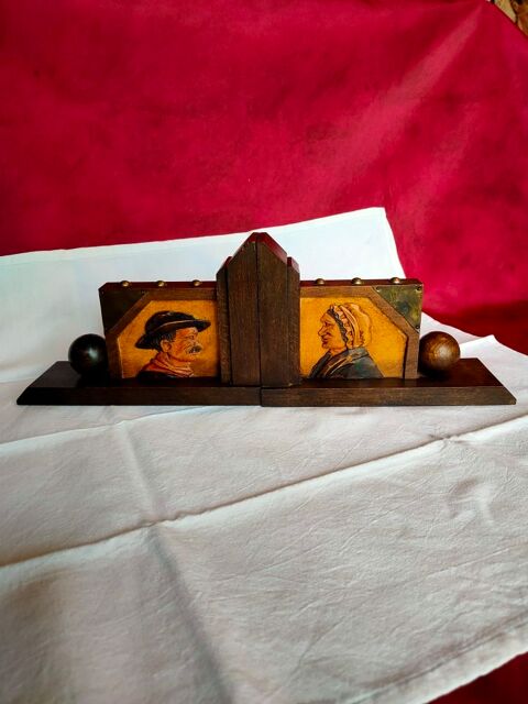 Serre-livres avec des personnages 10 Avermes (03)