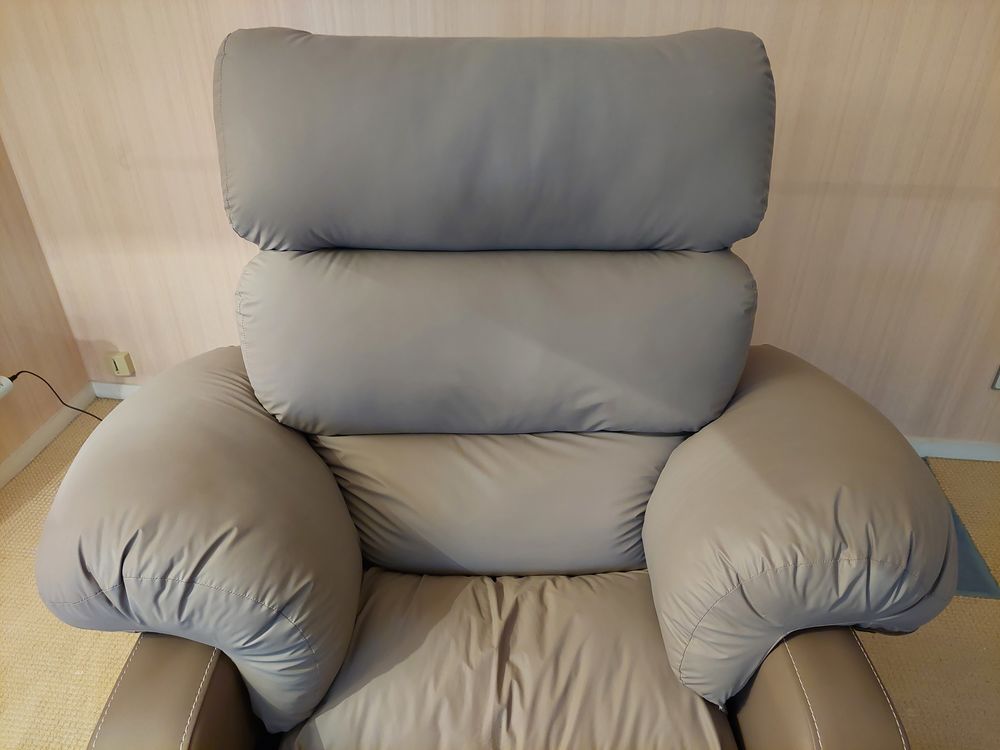 Fauteuil releveur &eacute;lectrique INNOV' SA mod&egrave;le COCOON Meubles