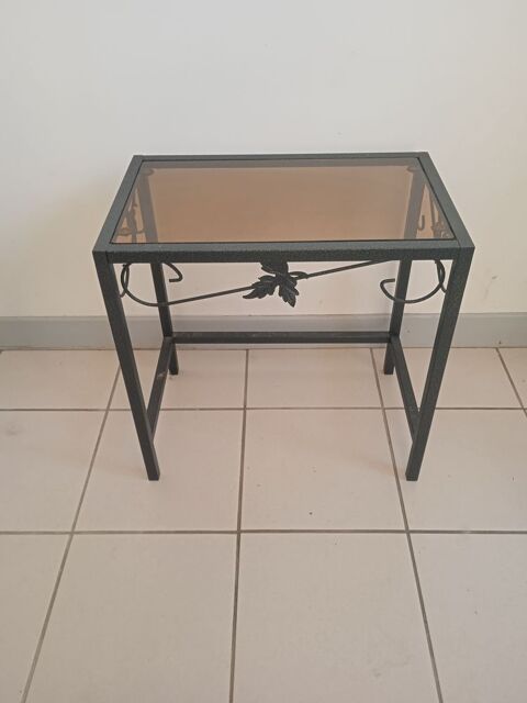 Petite table d'appoint bout de canap� en tr�s bon �tat Lamballe (22)