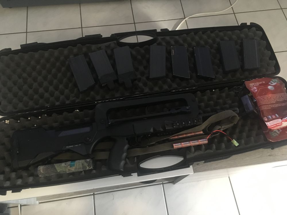 &Eacute;quipements famas pour airsoft Sports