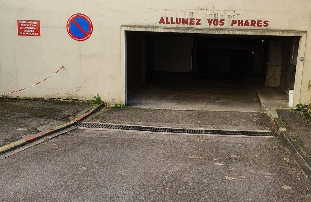 Location Parking/Garage Garage Box Garde-Meuble TROYES Gare SNCF Troyes