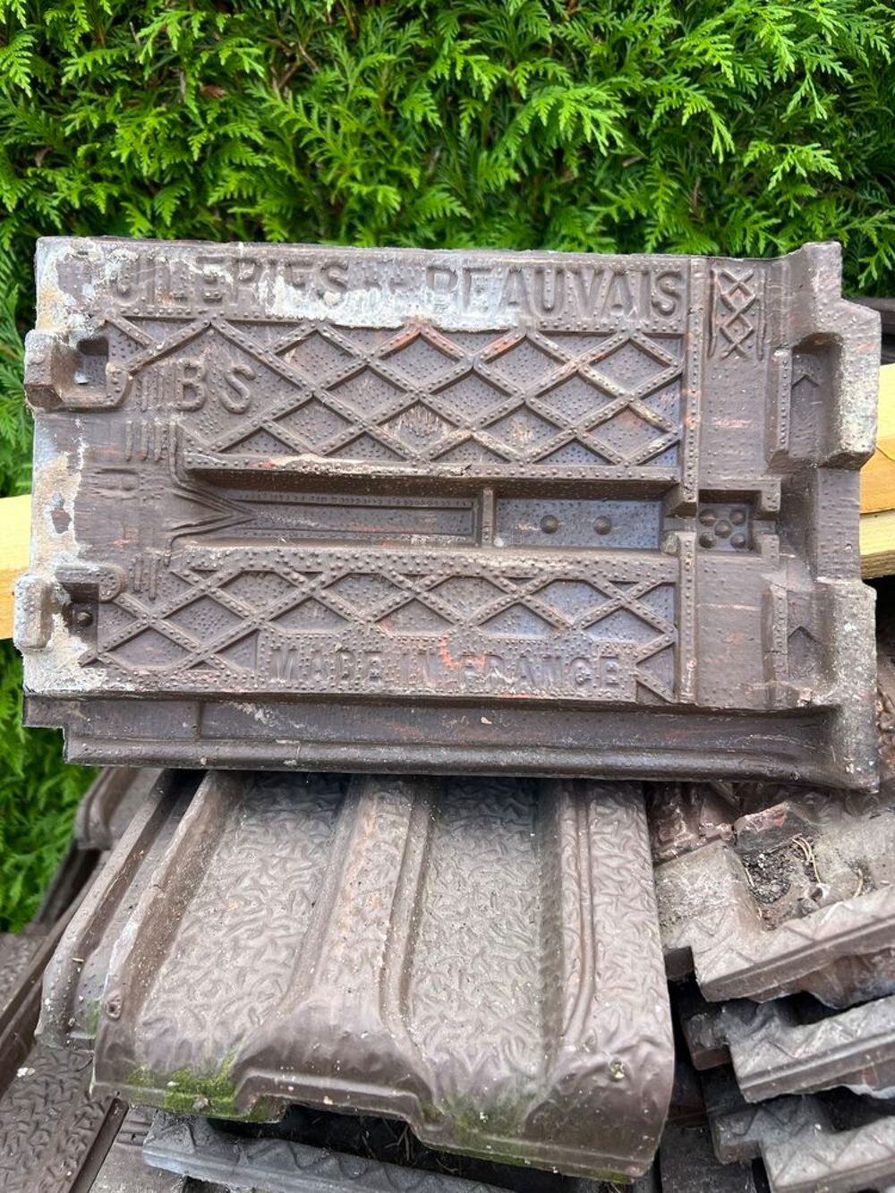 Lot de 2000 tuiles Beauvais BS ? 1000 le tout Bricolage