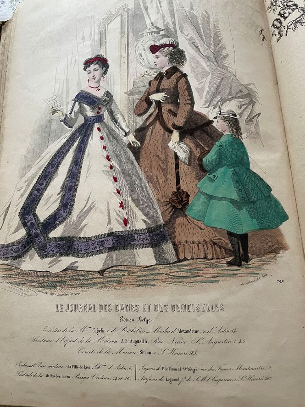 LIVRE ANCIEN DE MODE Décoration