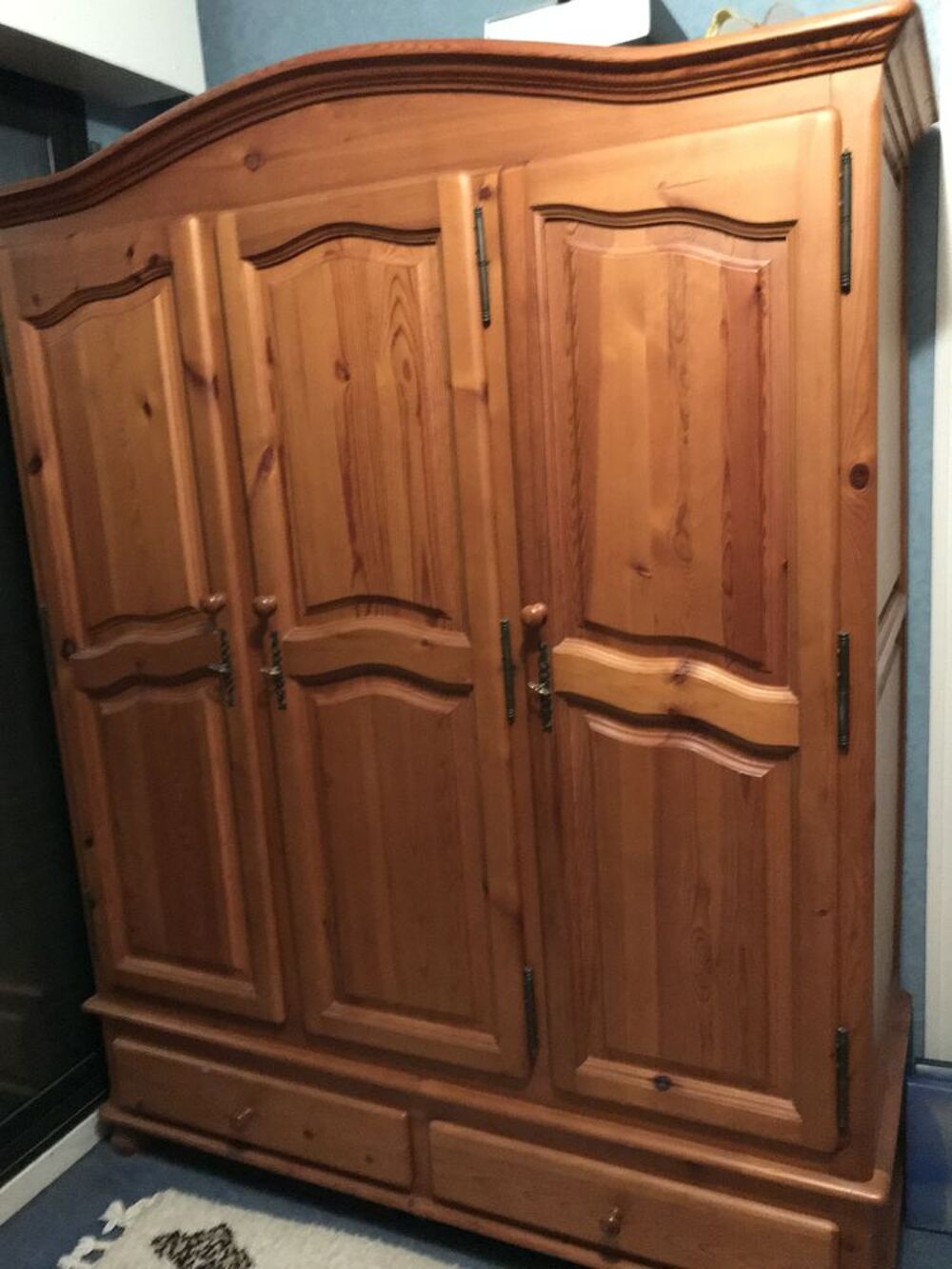 Armoire pin massif 3 portes Meubles