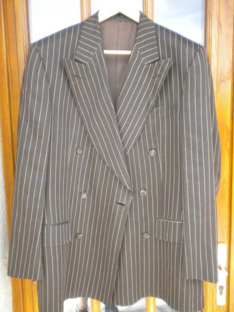 Achetez magnifique costume occasion annonce vente Valli res les