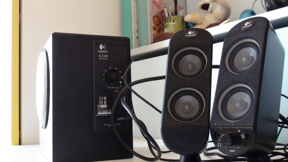 Enceintes Logitech X-230 Matériel informatique