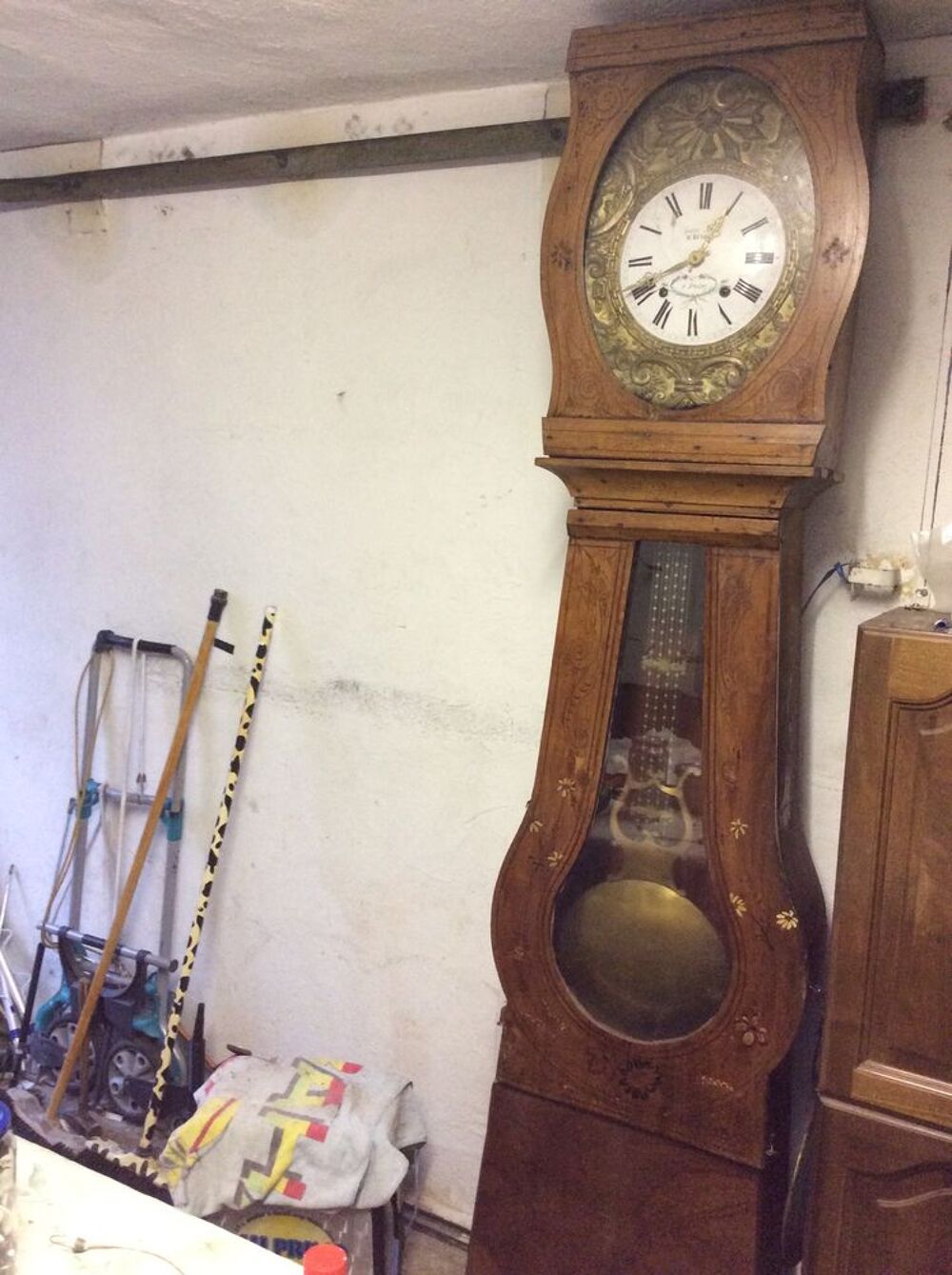 HORLOGE COMTOISE. Bel &eacute;tat. Meubles
