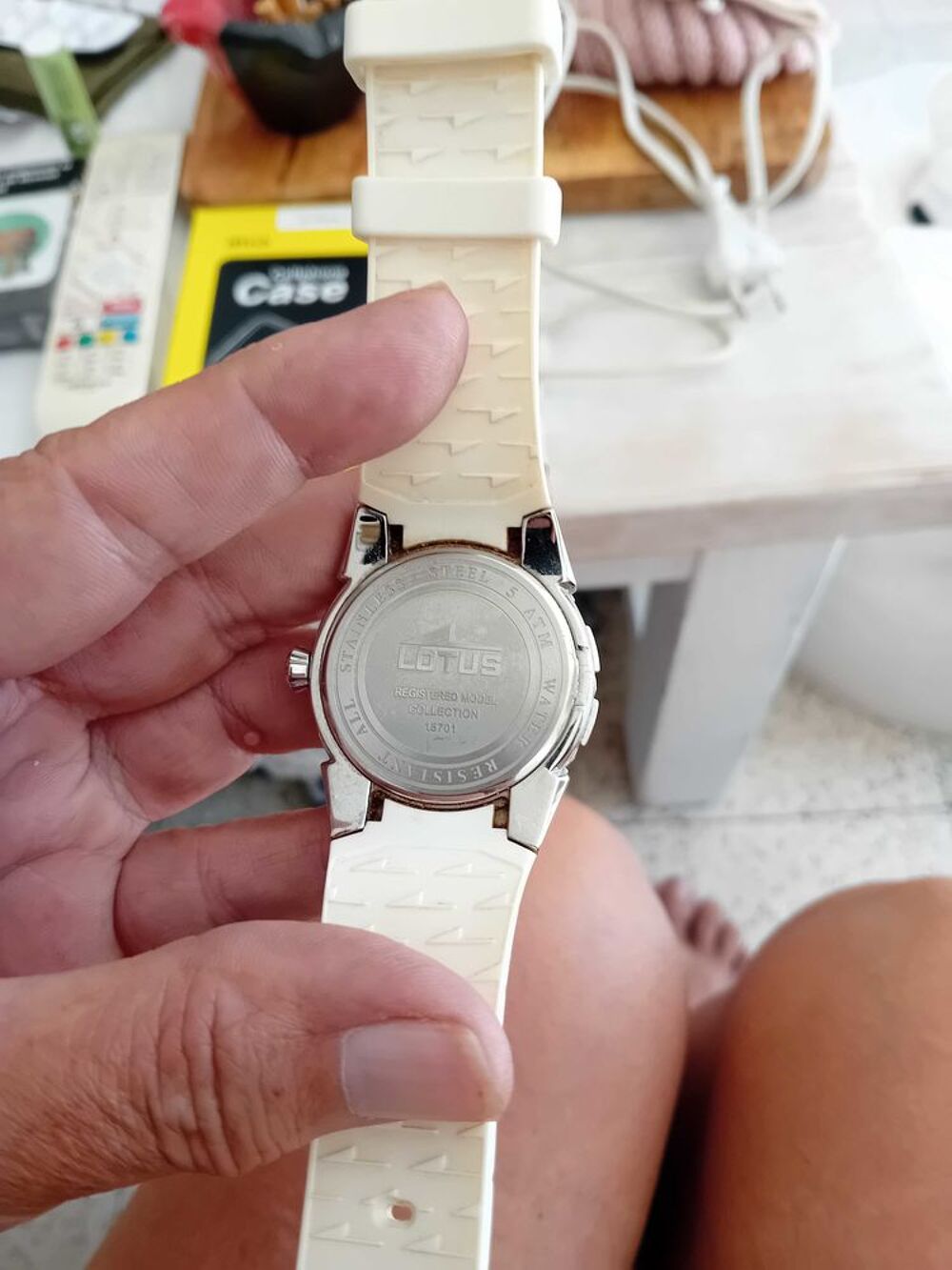 Montre mixte Lotus blanche Bijoux et montres