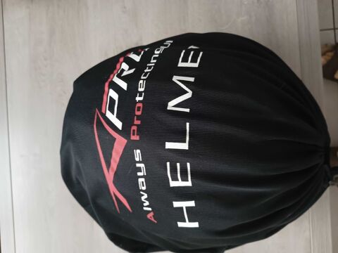 casque de 2 roues TBE a r�cup�rer sur place si annonce visible article disponible. 15 Vieux-Charmont (25)