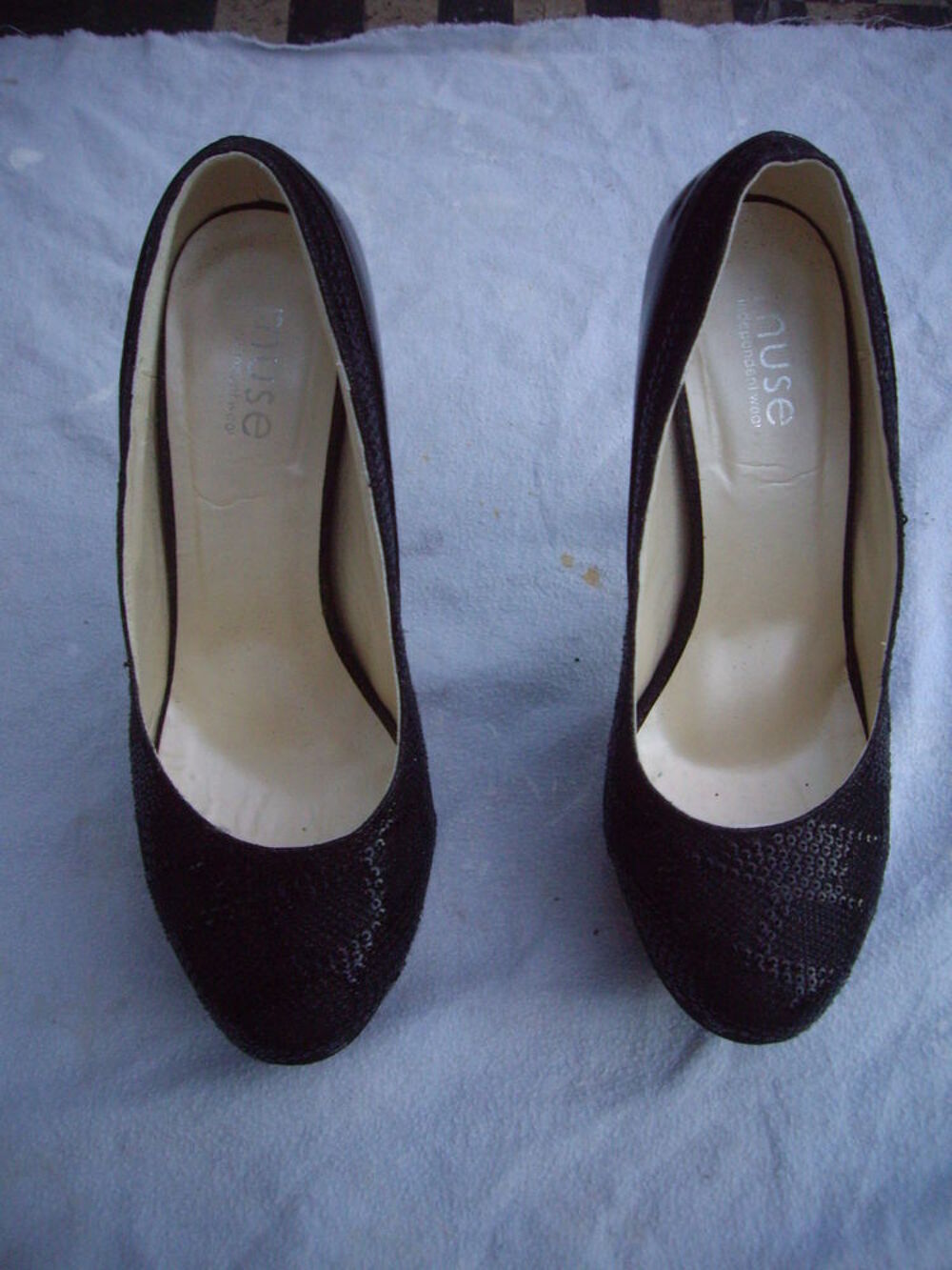 Escarpins Noir Brillant pt 39 talons 14 cm-neufs Chaussures
