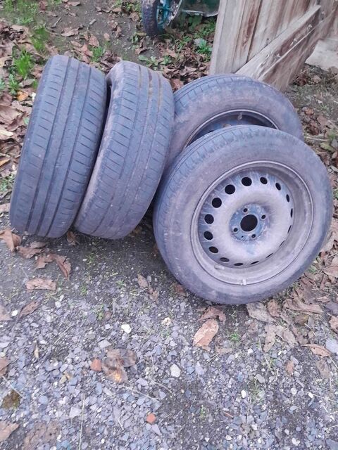 Pièces et équipements Voiture Pneu voiture - roue  occasion Abreschviller 57560