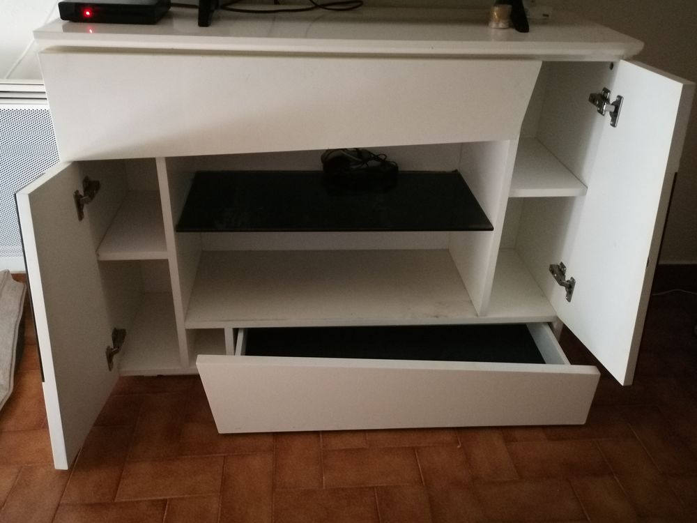 Meuble t&eacute;l&eacute; Meubles