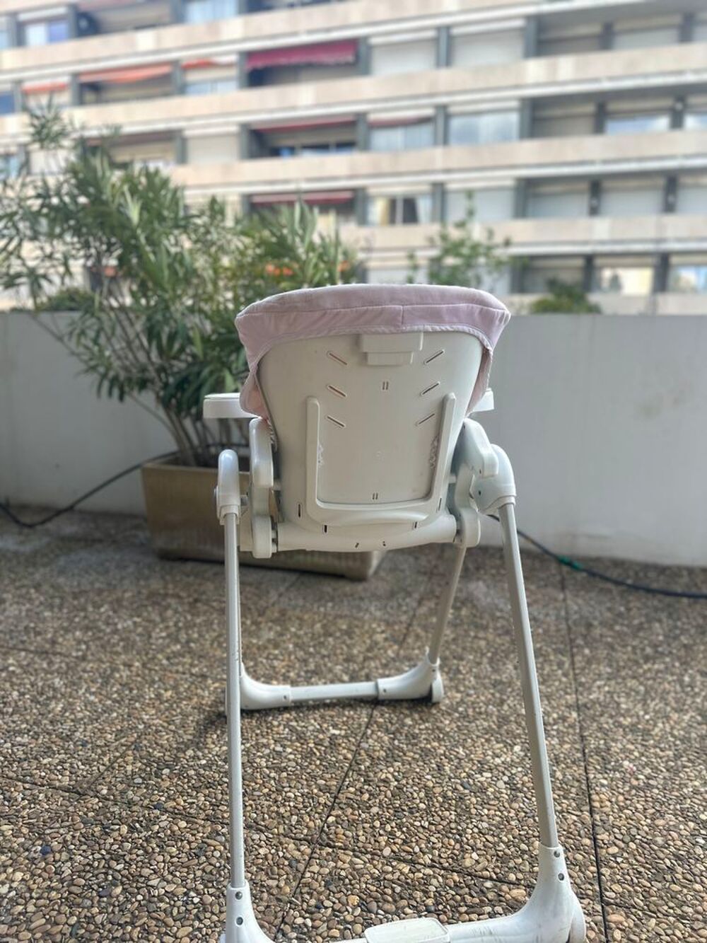 Chaise b&eacute;b&eacute; rehausseur repas €" Pratique et &eacute;volutive Mobilier enfants