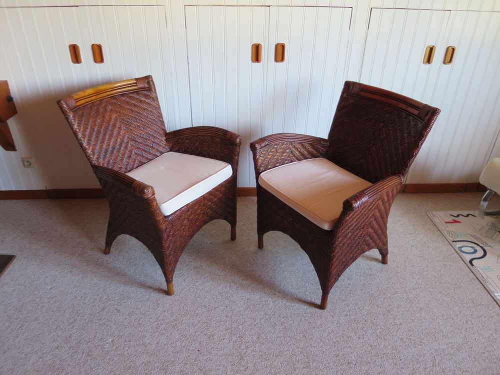 Vintage -Lot de 2 fauteuils en rotin tress&eacute; -coussins Meubles
