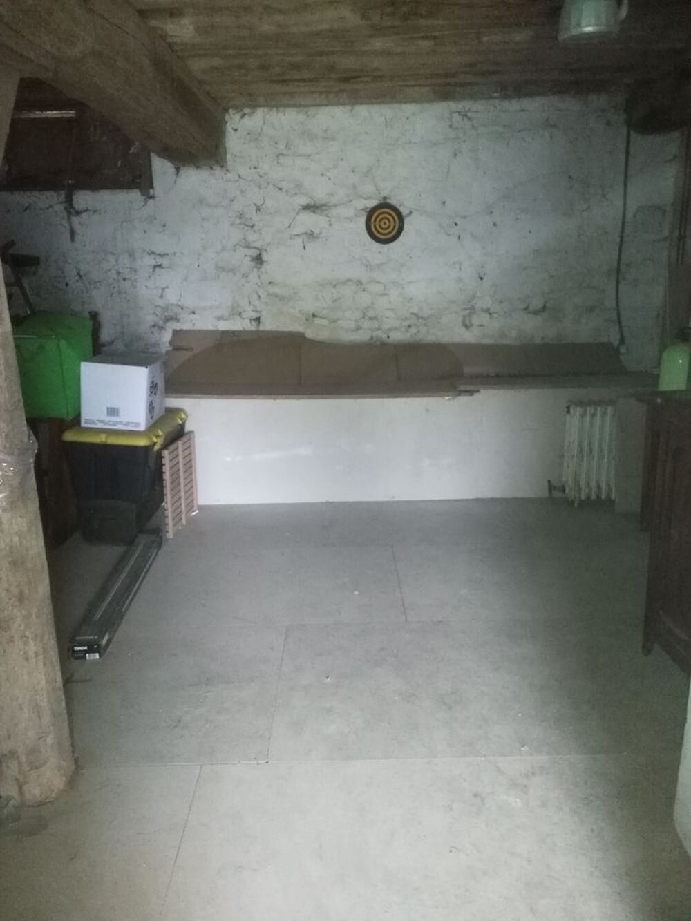 Location Remise/Grange box emplacement stockage meubles
Surface 10m2a28m2 Chenoise