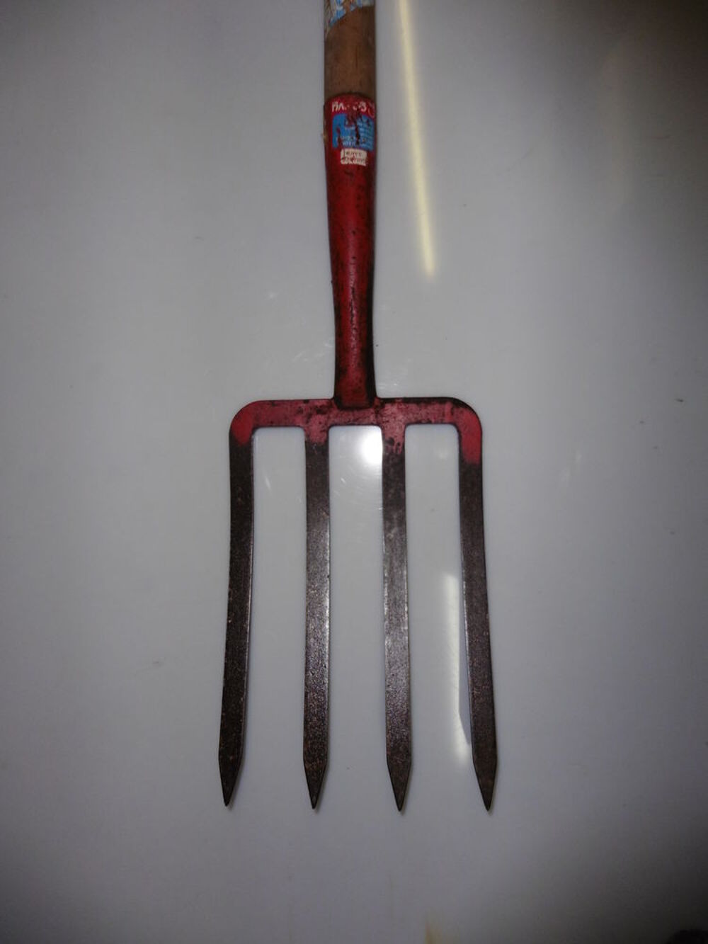 Outils de Jardinage Fourche &agrave; B&ecirc;cher couleur rouge
&agrave; Prendre Jardin