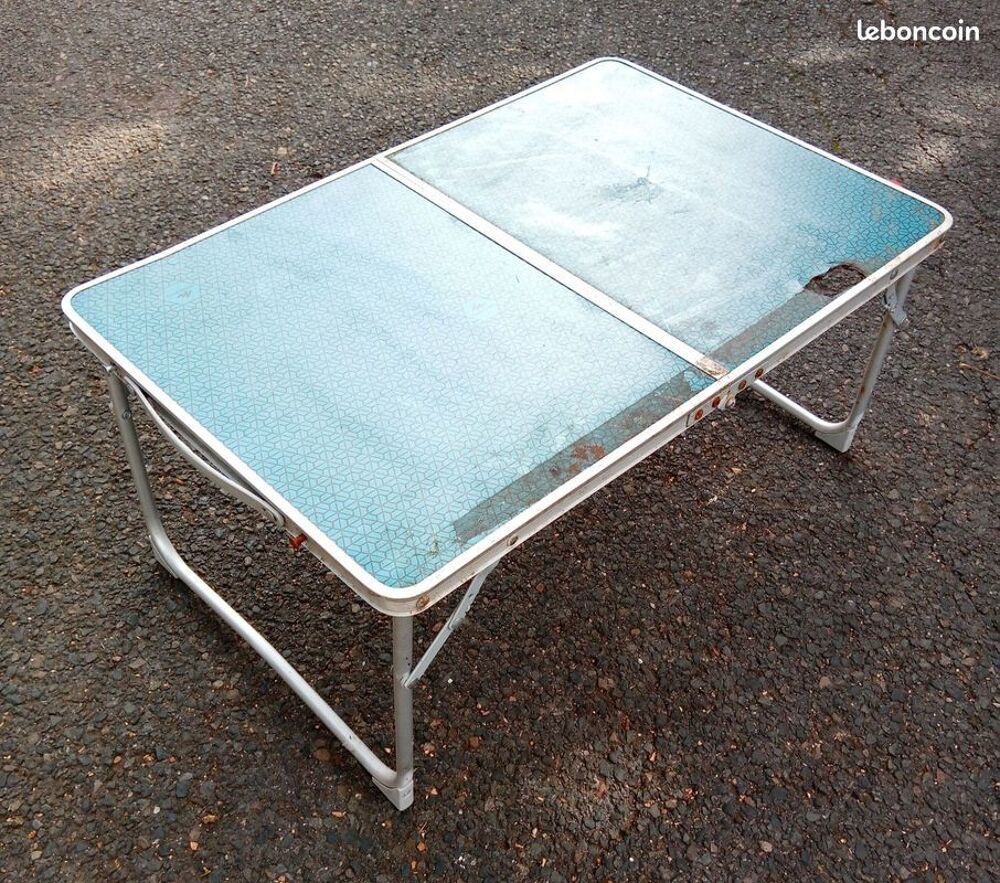 table pliable Quechua 42 x 64 cm hauteur 30 cm Sports