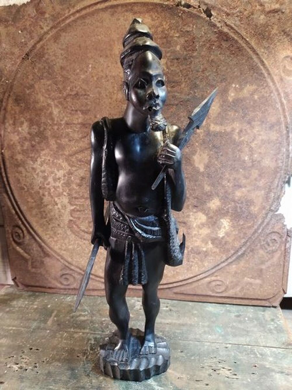 Ancienne Sculpture Guerrier Africain ou Malgache Dcoration
