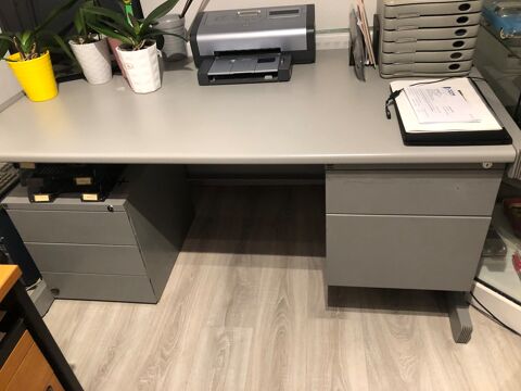 Bureau m�tallique gris avec rangements 80 Tinqueux (51)