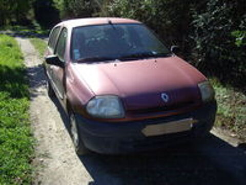 Clio II Clio 1.2i 1998 occasion 85000 La Roche-sur-Yon
