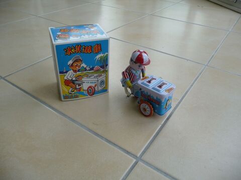 Jouet en mtal triporteur ice cream avec clef remontoir 20 Celles-sur-Belle (79)