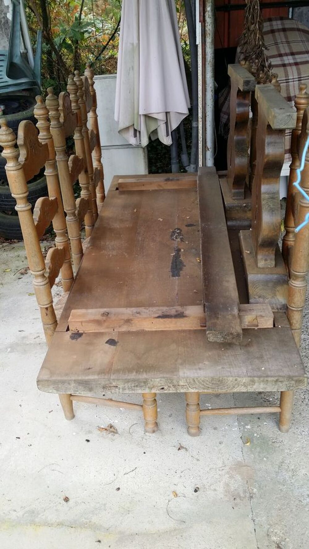 table monastere avec 6 chaises Meubles