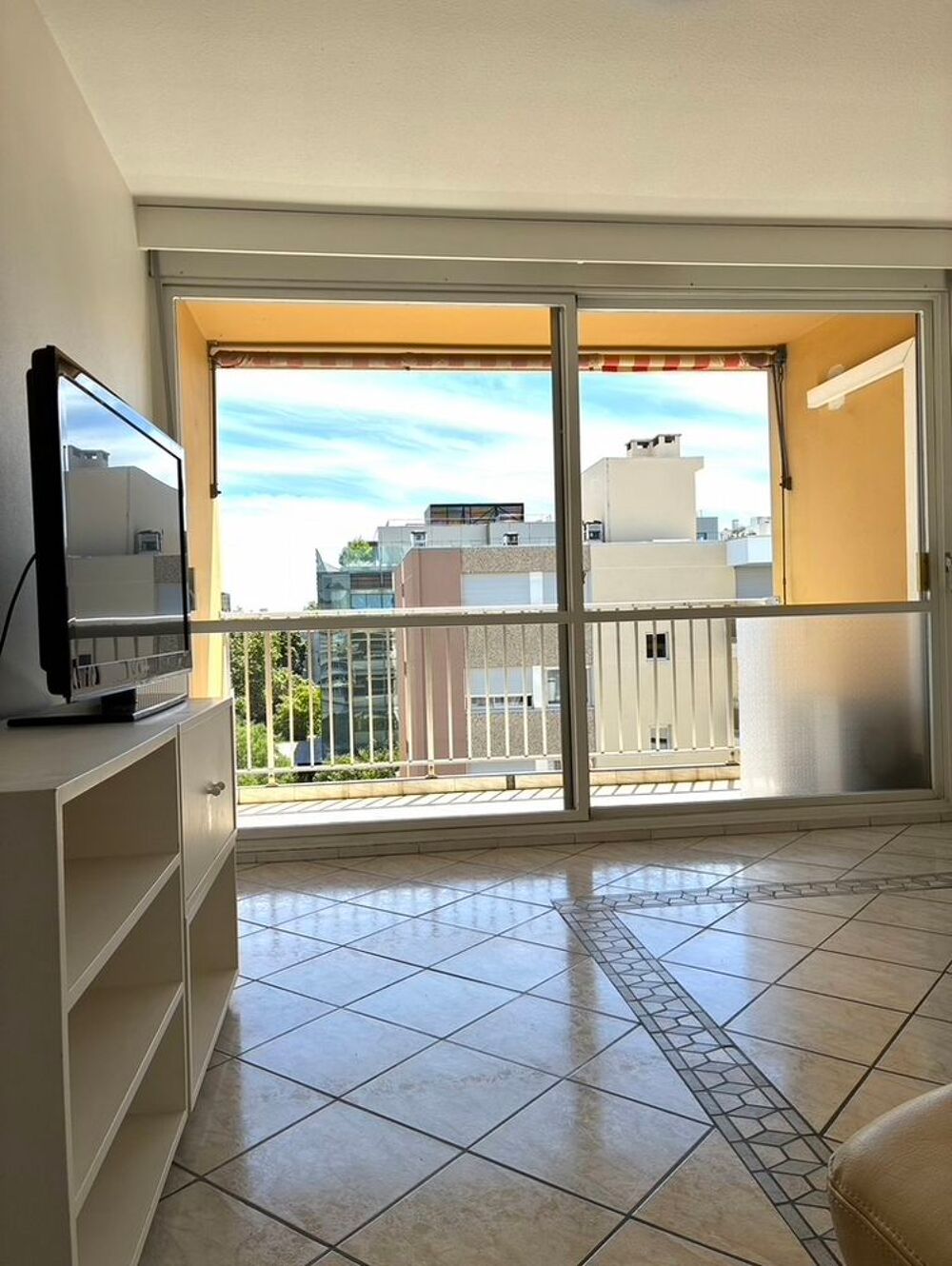 Location Colocation Colocation 3 grandes Chambres meublées 12-19m2 Tram-Métro CC Villeurbanne