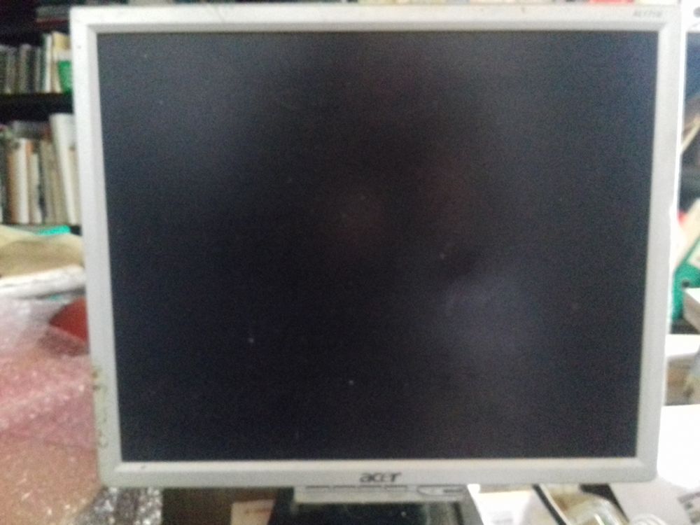 Ecran Plat ACER en TTBEG de 17 pouces (43 cms) Matériel informatique