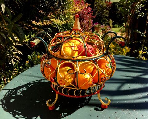 Panier d�coratif ancien (d�but XXe) en fer forg� massif L'Isle-Jourdain (32)