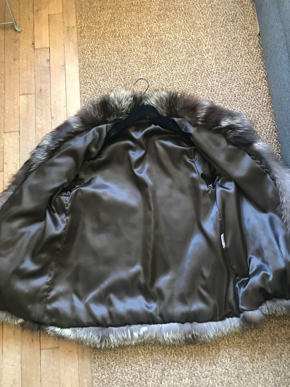 Veste fourrure renard argent&eacute; Vêtements