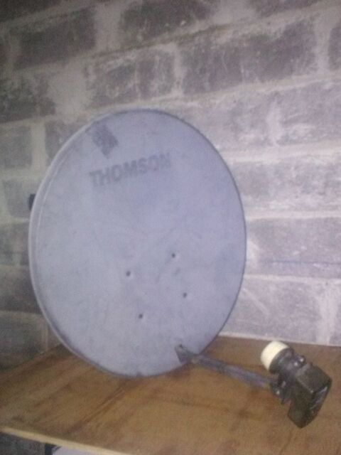 Parabole Thomson 10 Dang�-Saint-Romain (86)