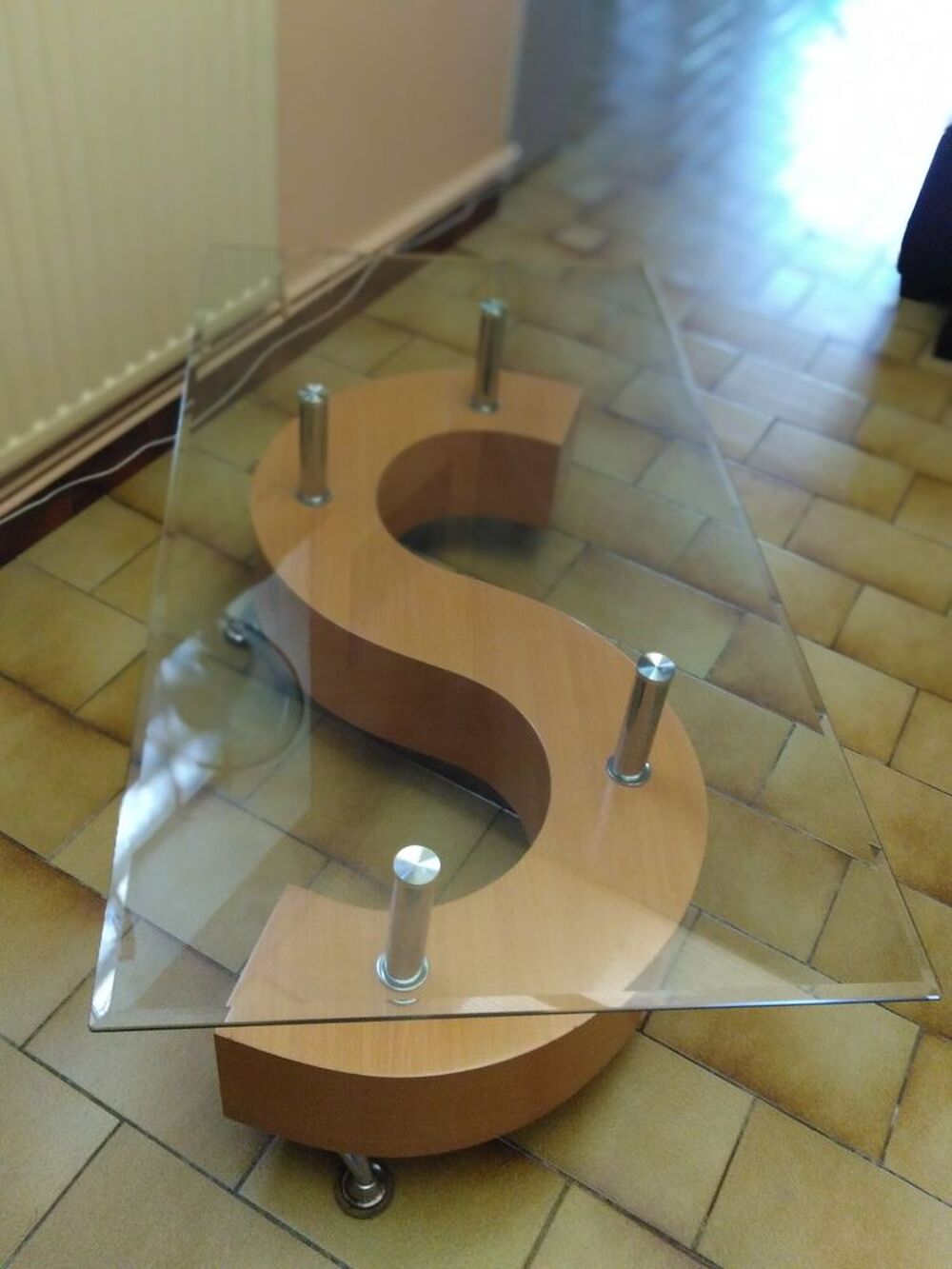 Table basse avec dessus en verre Meubles