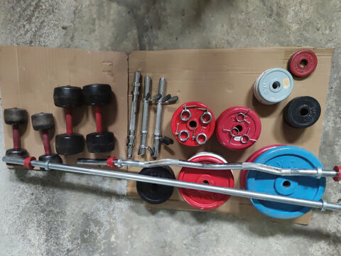 Ensemble de mat�riel de musculation (barres, disques 0 Louvern� (53)