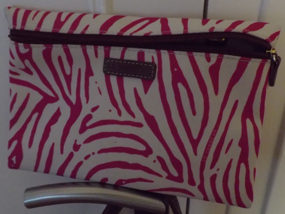 Sac cabas moyen Le Tanneur rose fonc&eacute; z&eacute;br&eacute; Maroquinerie