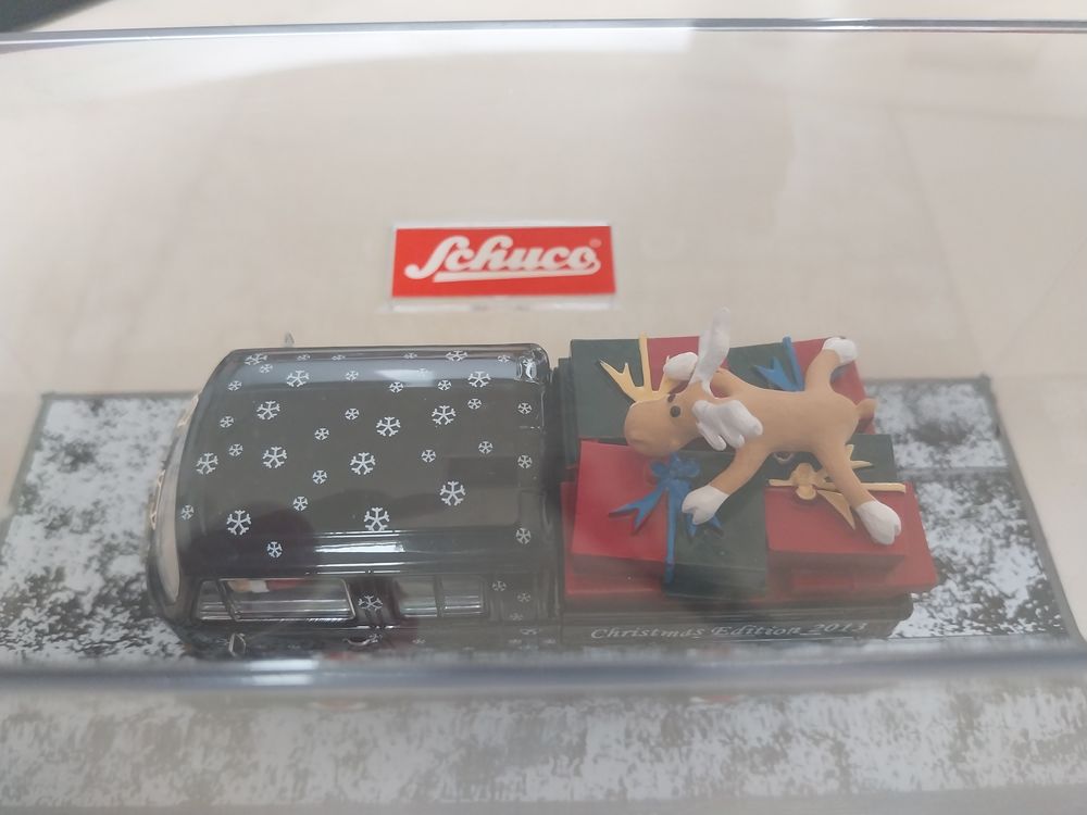 Volkswagen VW T2 - CHRISTMAS EDITION 2013 - 1:43 Schuco 