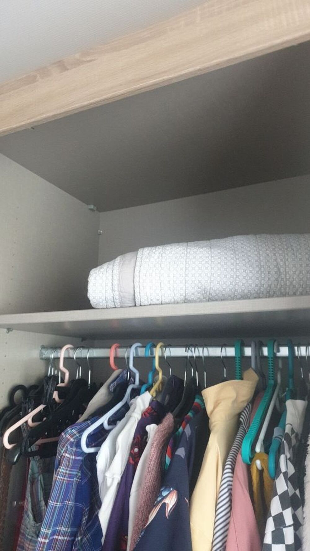ARMOIRE AVEC PENDERIE Meubles