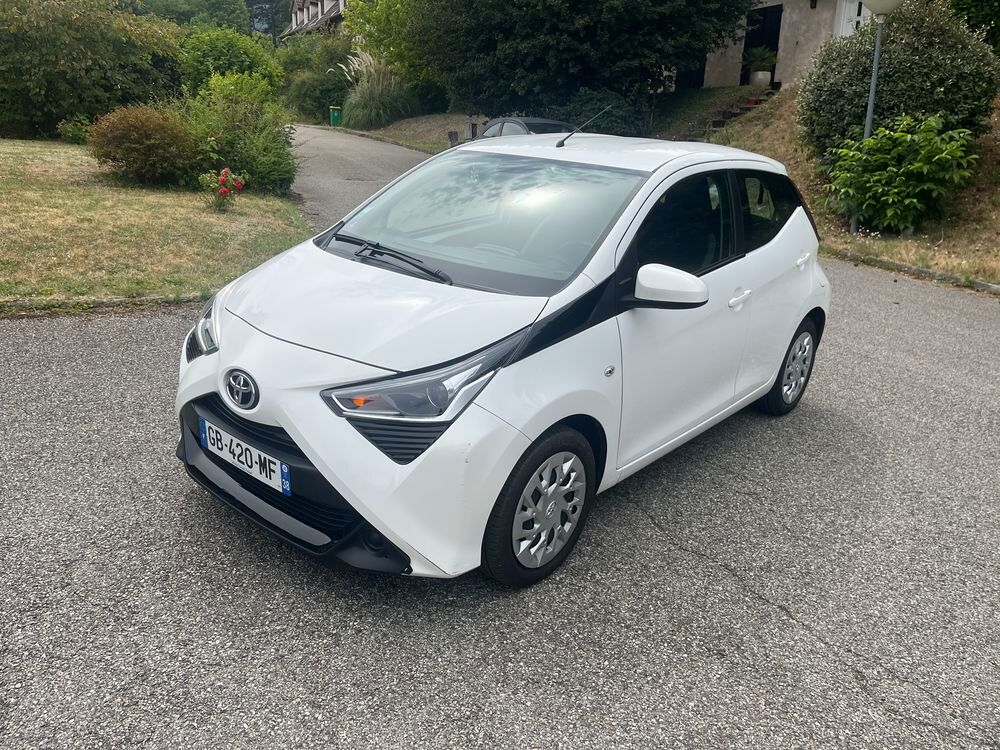 Aygo 1.0 VVT-i x-play 2021 occasion 38800 Le Pont-de-Claix