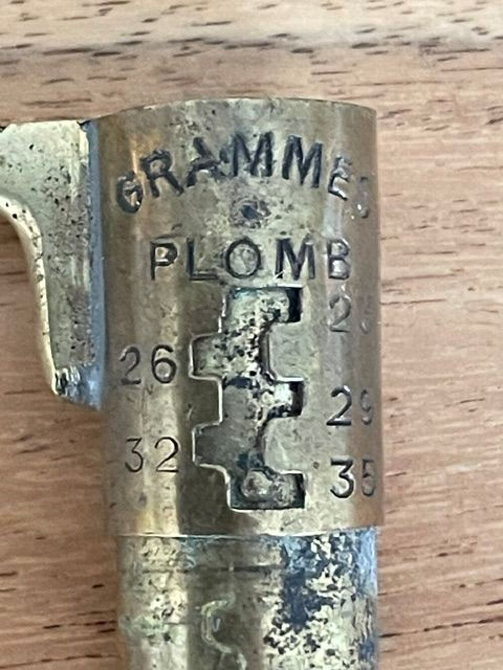 Ancien doseur &agrave; poudre et plomb HN avec poin&ccedil;on ancre marine 