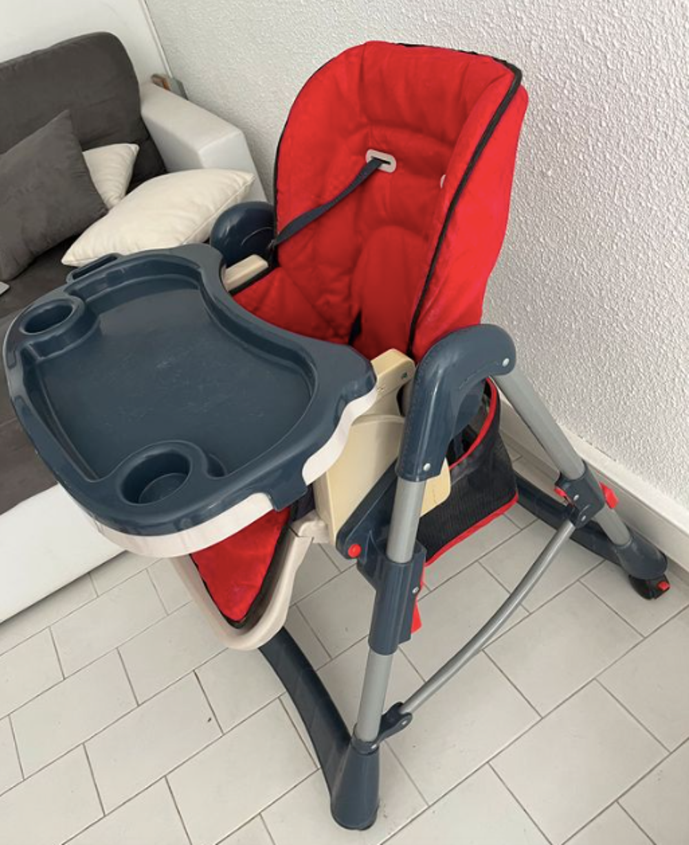 Chaise haute en tr&egrave;s bon &eacute;tat. Pu�riculture