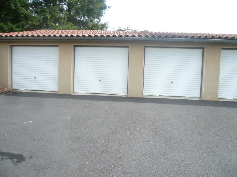 Location Parking/Garage GARAGES ou BOX de Stockage Craponne-sur-arzon