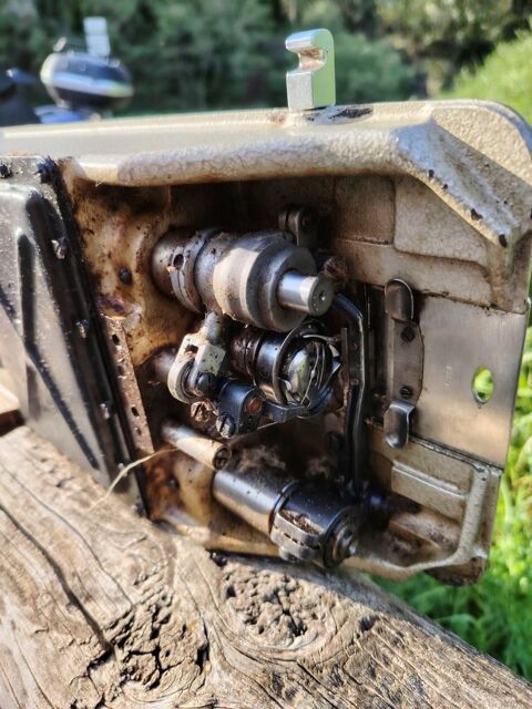 MACHINE �  � COUDRE ANCIENNE PFAFF 80 Revest-les-Roches (06)