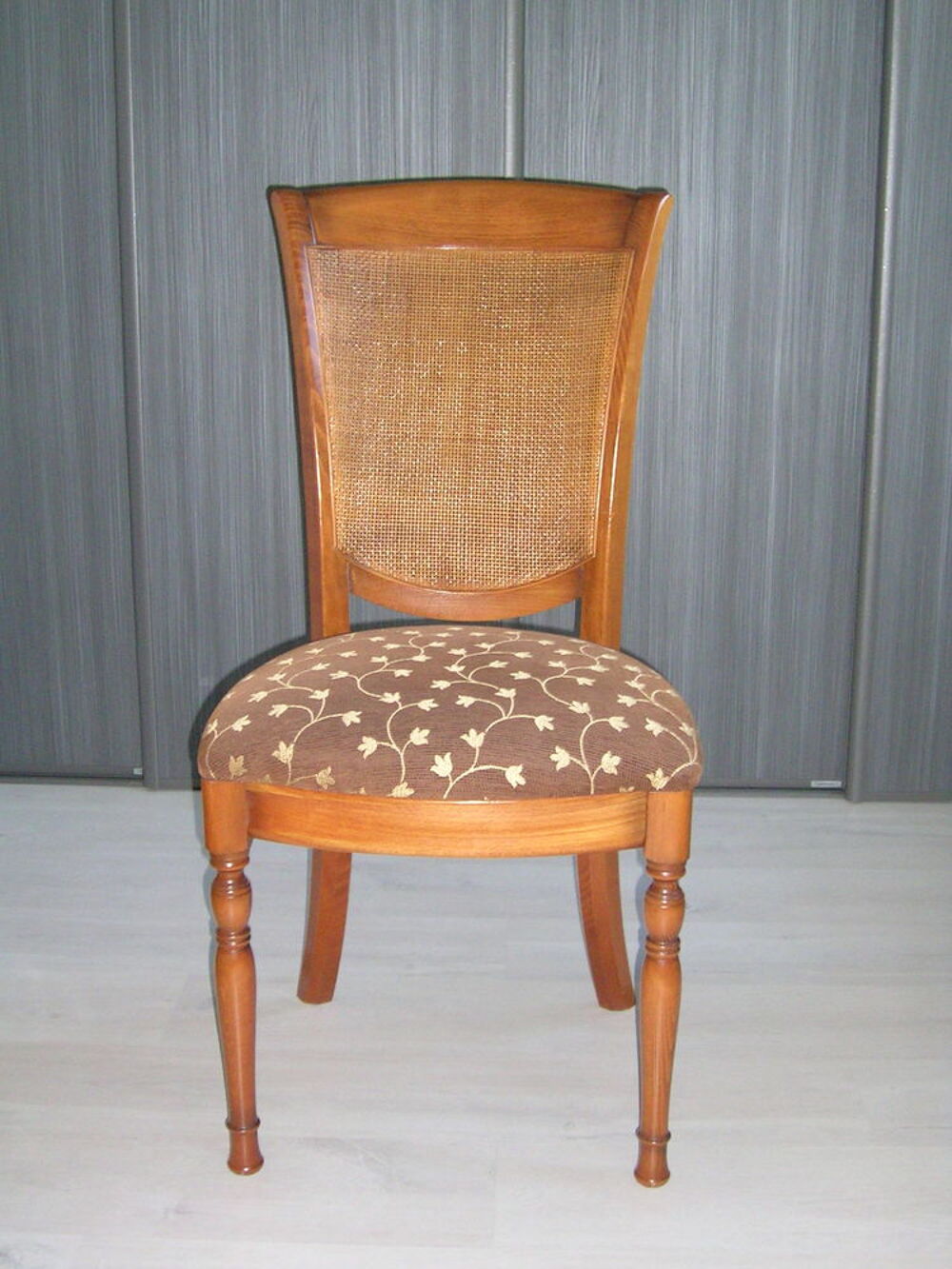 Chaise H&ecirc;tre massif Meubles