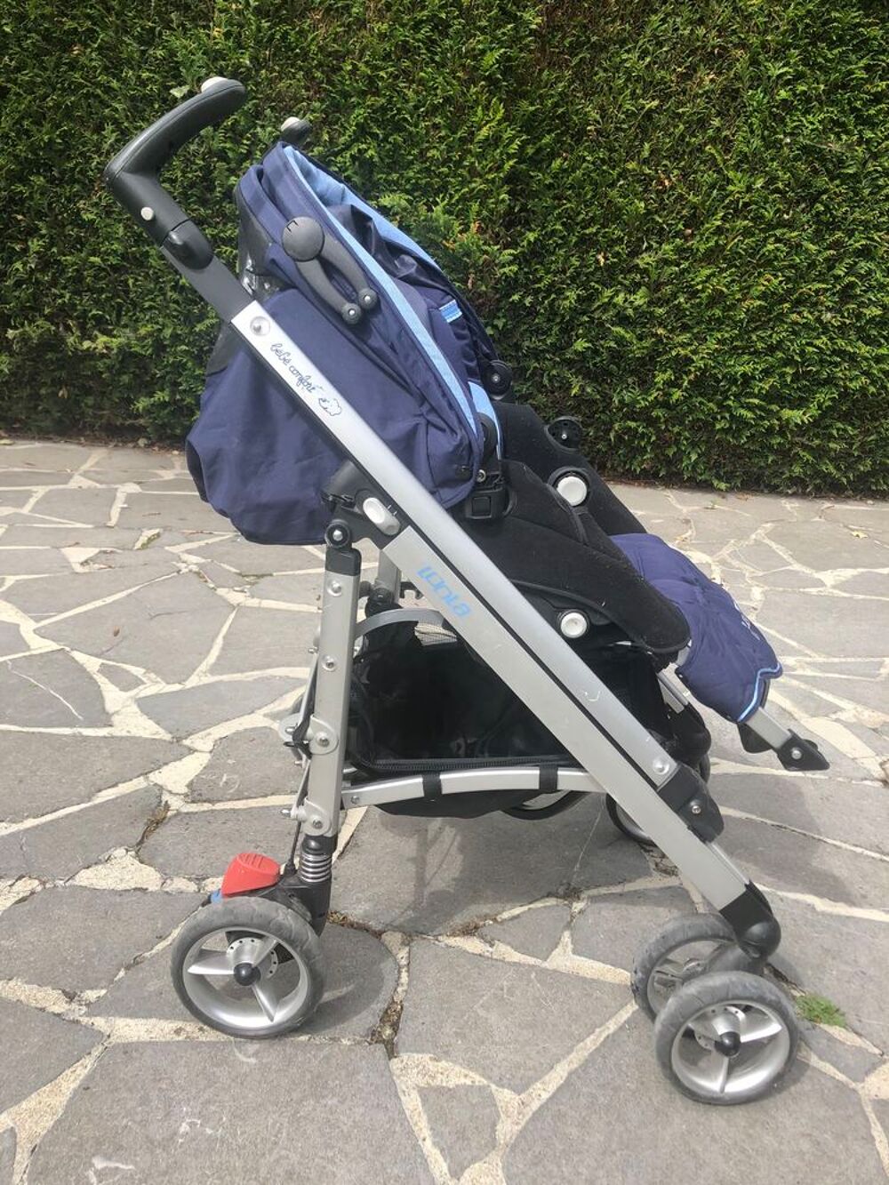 Poussette bleue Loola B&eacute;b&eacute; Confort Puériculture